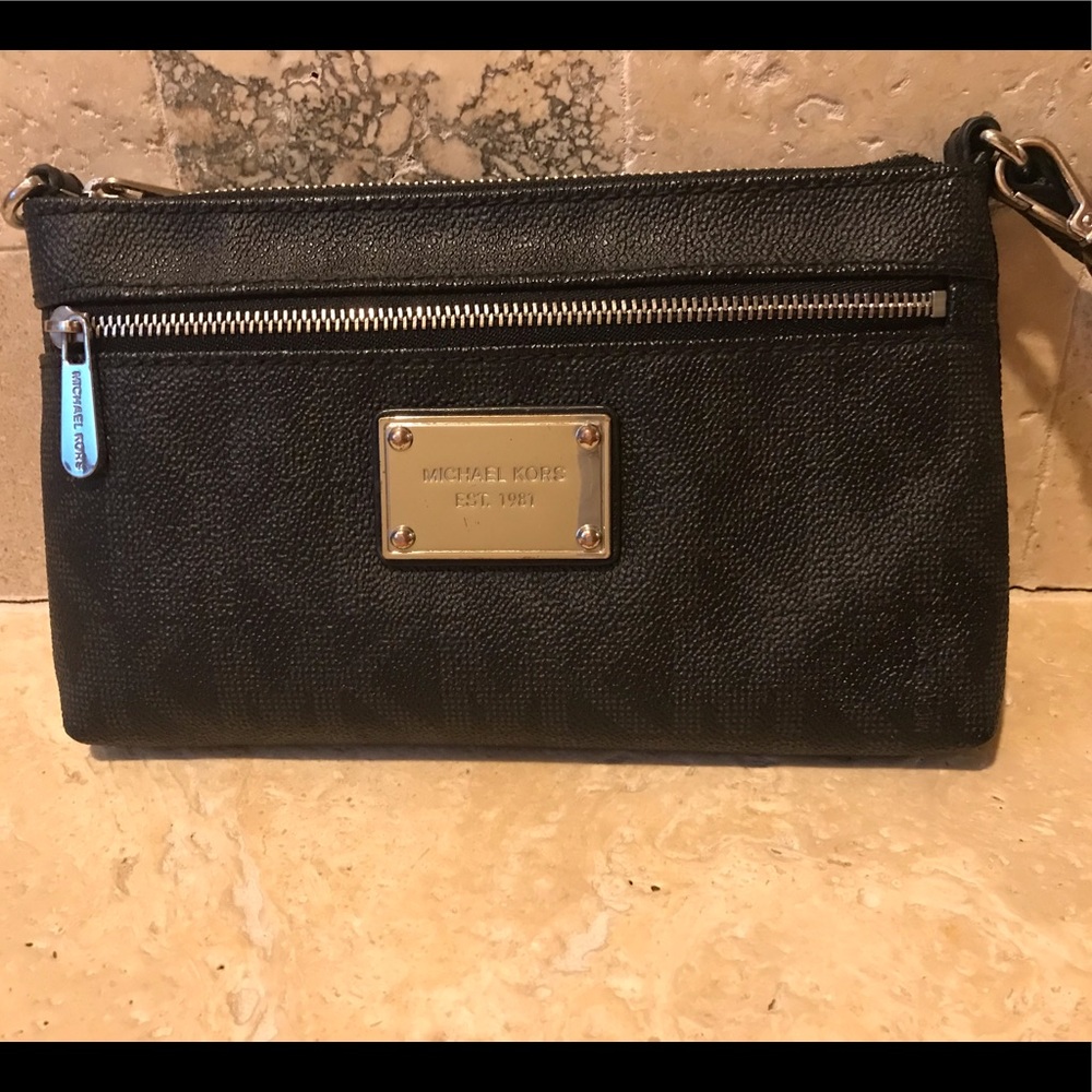 Michael Kors wristlet